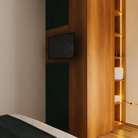 Boulevard Modern Tirana