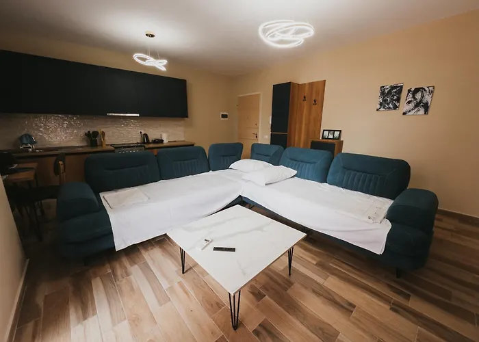 Boulevard Modern * טיראנה